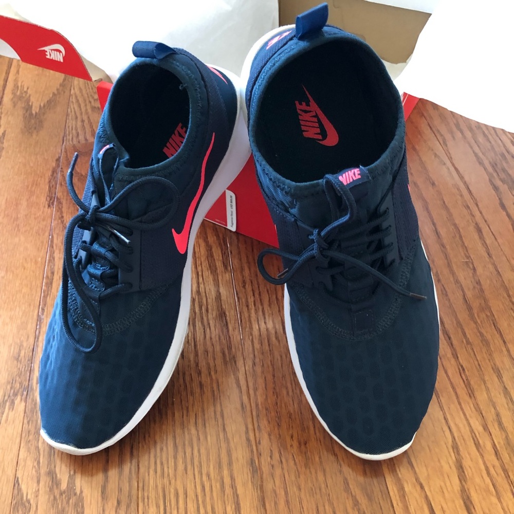WMNS NIKE JUVENATE SHOES